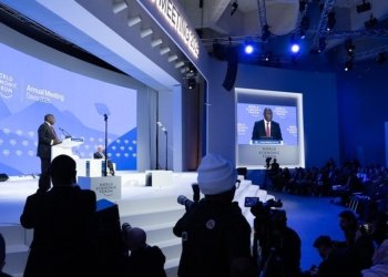 South African President Cyril Ramaphosa, Klaus Schwab, Founder and Chairman of the Board of Trustees, World Economic Forum, Switzerland. Copyright: WEF / Greg Beadle