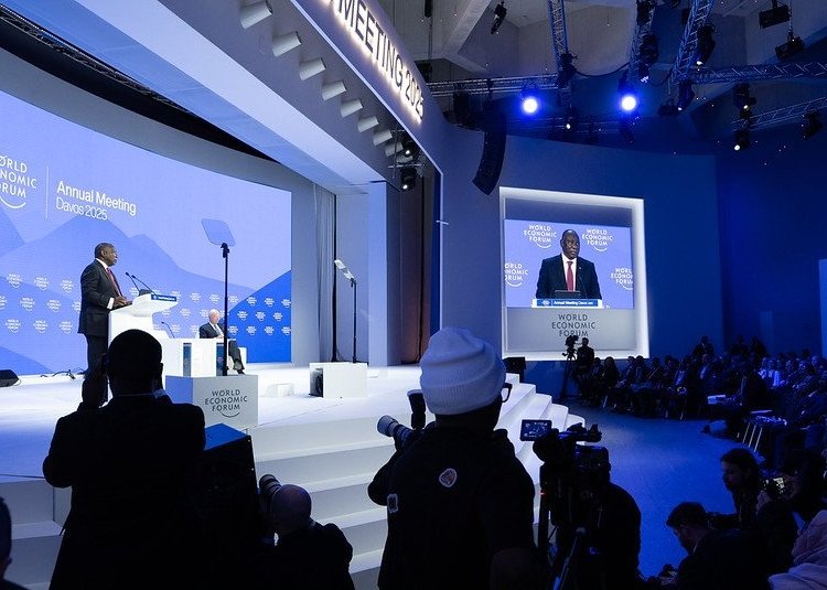 South African President Cyril Ramaphosa, Klaus Schwab, Founder and Chairman of the Board of Trustees, World Economic Forum, Switzerland. Copyright: WEF / Greg Beadle