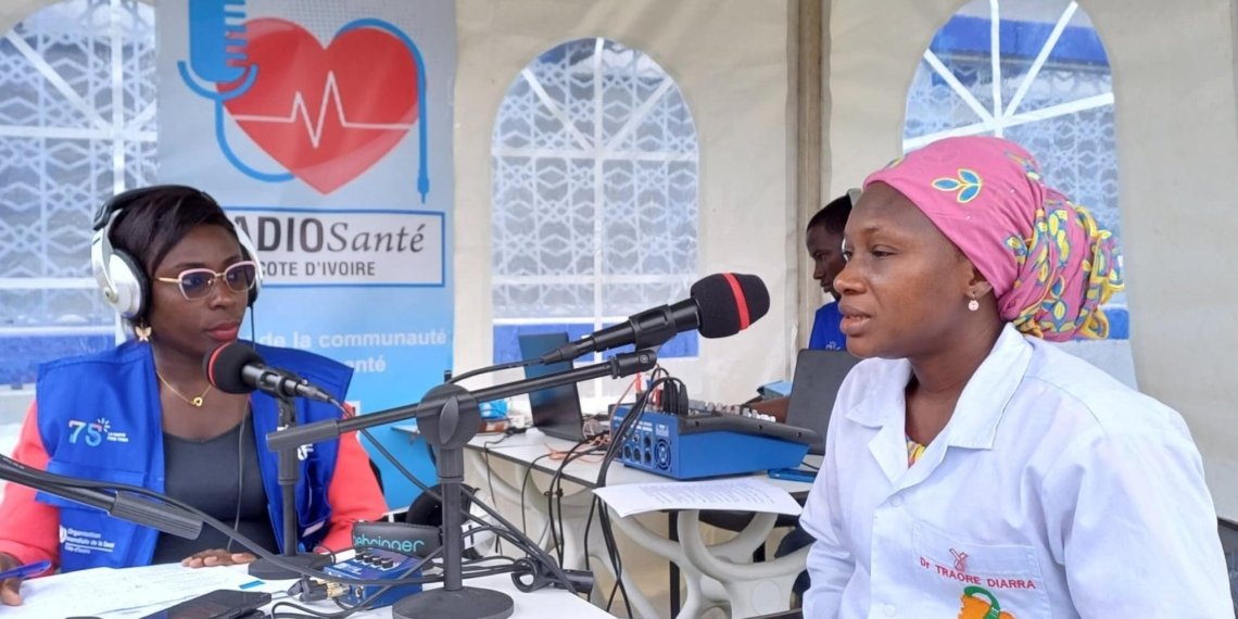 Radio Santé, Côte d'Ivoire. Droit d'auteur: Organisation Mondiale de la Santé.