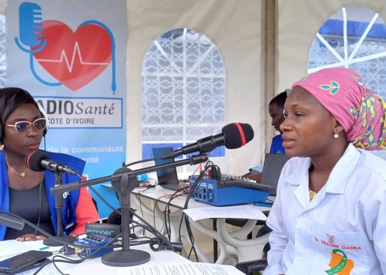 Radio Santé, Côte d'Ivoire. Droit d'auteur: Organisation Mondiale de la Santé.