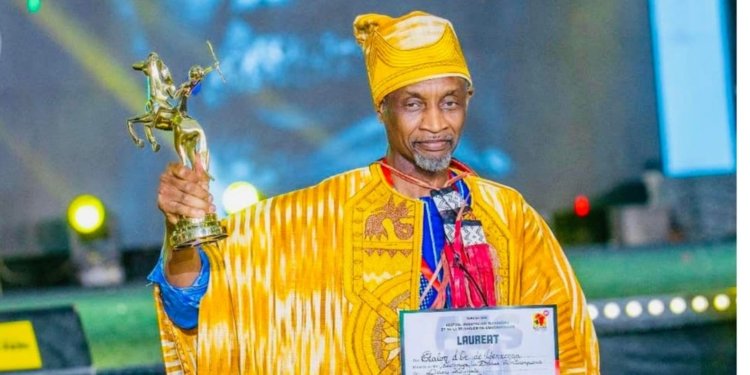 FESPACO 2025: Dani Kouyaté remporte l’Étalon d’or de Yennenga