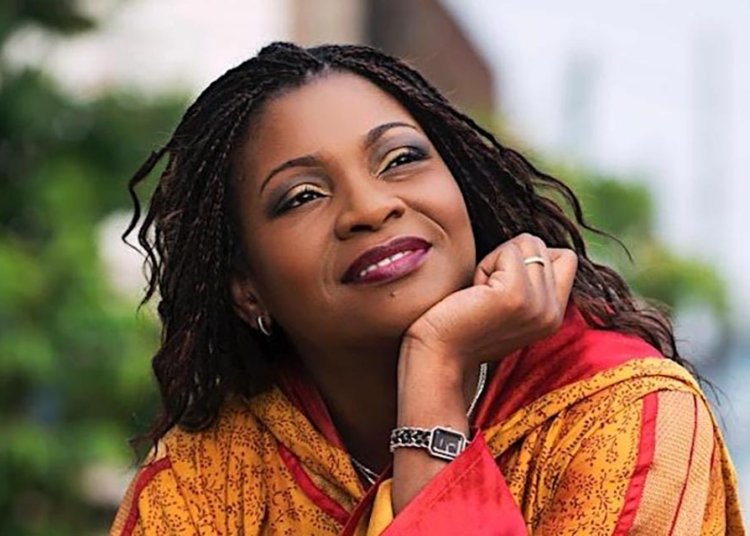 L&rsquo;autrice camerounaise Hemley Boum remporte le Prix des 5 Continents 2025