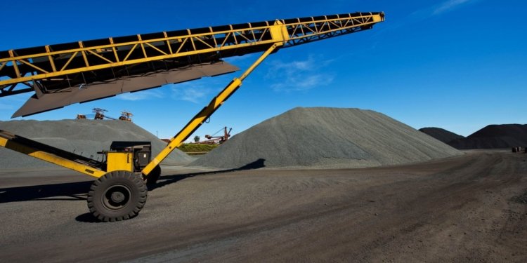 Gabon to End Raw Manganese Exports, Boost Local Industry