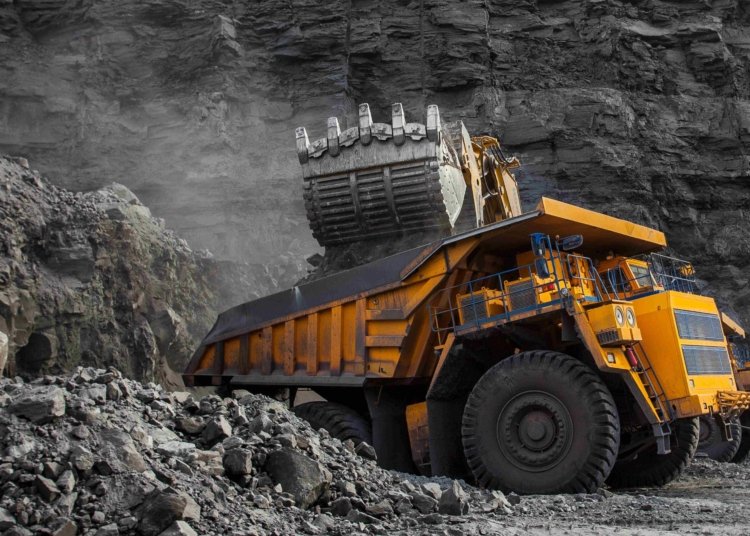 Nigeria Revokes 1,200 Mineral Licenses to Improve Efficiency