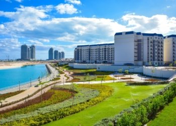 President El-Sisi Urges Deadlines for 377,000 Housing Units Across Egypt