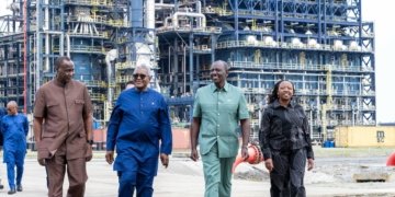 Kenya’s President Ruto Tours Dangote’s Lagos Refinery Ahead of Lamu Groundbreaking